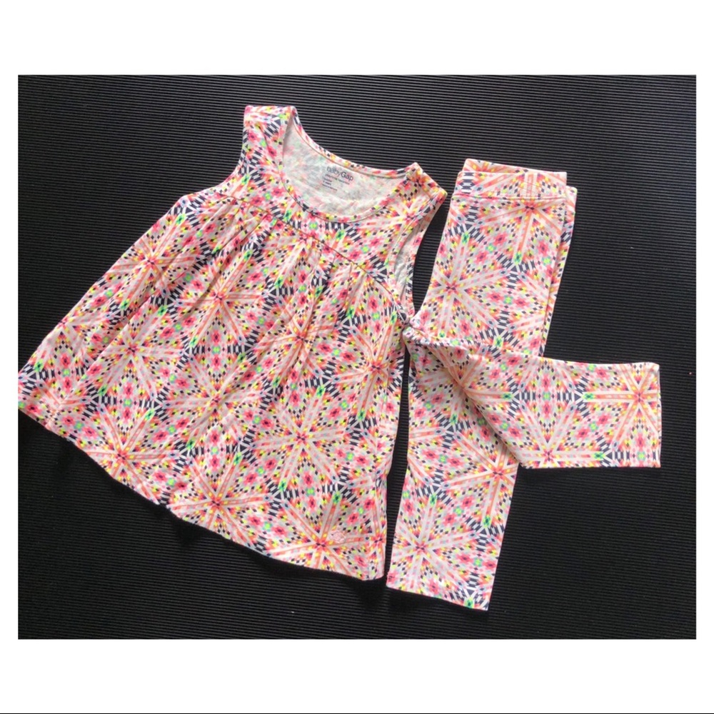 Gap Kaleidoscope Print Outfit